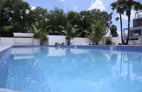 Cheyyur Villa | Alamparai Villa: Riverfront House W/Great Views, Full Kitchen, & Strong Wi-Fi