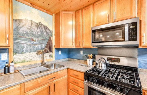 Willow Cabin | Alaska Adventure Chalet-King Beds & Fiber Internet