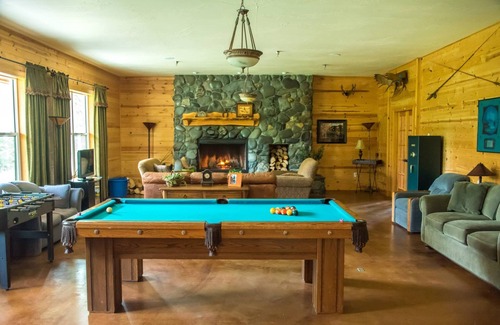 Funny River Cabin | Alaska Legends Kenai River Lodge ~ Weddings. Family Reunions. Corporate Retreats