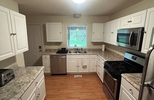 Wasilla House | Alaskan Retreat-Cozy, Quiet, & Close to Everything in the Heart of Wasilla