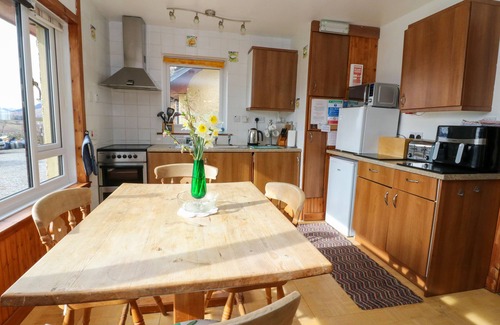 Spean Bridge House | ALBA BEN VIEW, family friendly, with a garden in Spean Bridge