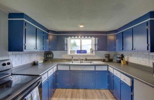 Albany House | Albany Family Lake Getaway Near State Parks!