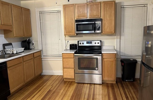 Buckingham Lake - Crestwood Apartment | Albany Home