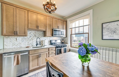 Albany Condo | Albany Vacation Rental w/State Capitol Views!