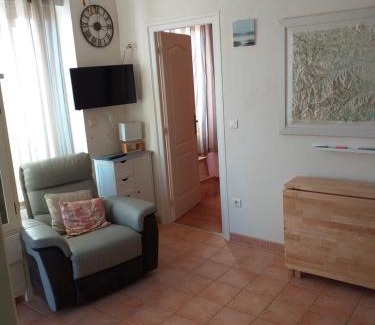 Salses-le-Chateau Apartment | ALBASUD - Appartement meublé avec terrasse - Salses le Chateau 66