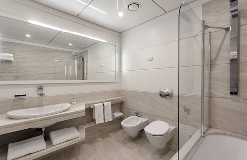 Loano Hotel | Albergo Yacht Club Marina di Loano