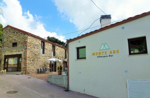 Mazaricos Hostel | Albergue Monte Aro