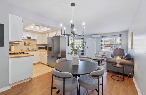 Brandon Condo | Albert's Abode - 1bed 1bath Apartment in Prime Brandon Location