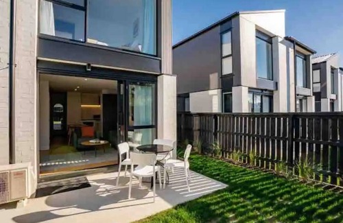 Albert Town House | Albert Town, Wānaka Townhouse - Toi Toi