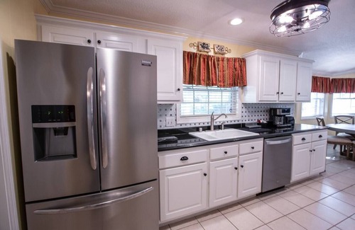 Albertville House | Albertville lovely 3 bedroom family home