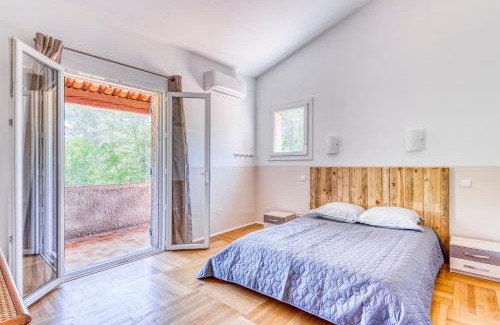 Draguignan House | Albizia - Maison avec Piscine Privative