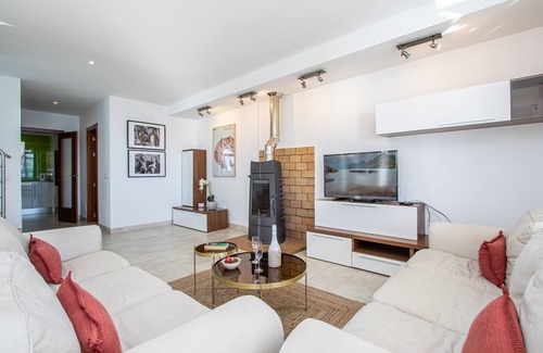 Alcanada House | Alcanada A By home villas 360