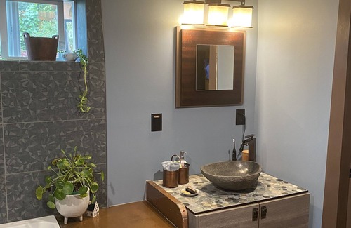 Asheville Apartment | AlchemistLair- Artist Retreat Downtown Asheville