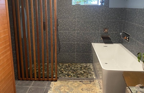Asheville Apartment | AlchemistLair- Artist Retreat Downtown Asheville
