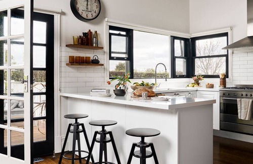 Hepburn Springs House | Alchemy House- 3 bed, firepalce with fanastic views