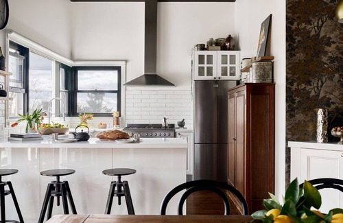 Hepburn Springs House | Alchemy House- 3 bed, firepalce with fanastic views