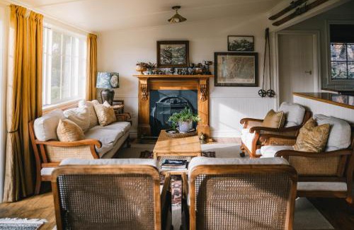 Lake Tekapo House | Aldourie Lodge - Lake Tekapo