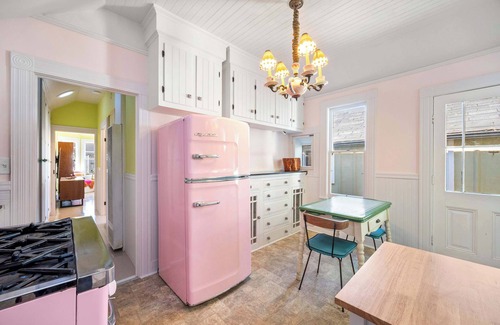 Pacific Grove House | Aldrich House - PG Charmer! Walk to Lovers Point!