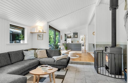 Bratten Strand House | "Aleida" - 400m from the sea by Interhome