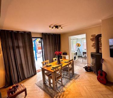 Chlorakas House | Alex Holiday Home by the sea