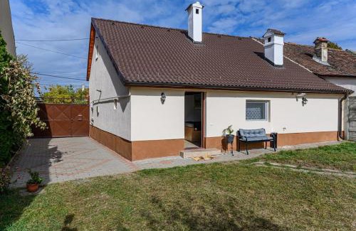 Harman Villa | Alexander House