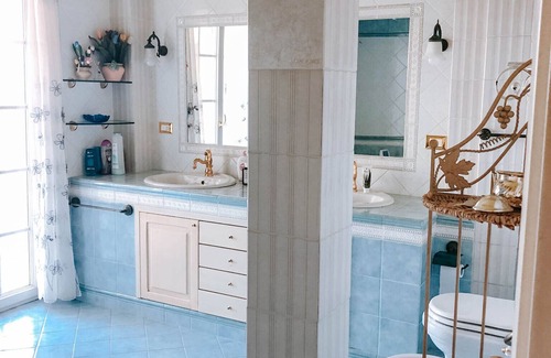 Collecorvino Bed & Breakfast | Alexander's Home