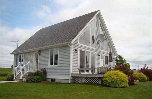 Belle River Cottage | Alexanders Beach House, Beautiful 4 Star Ocean Front Beach House