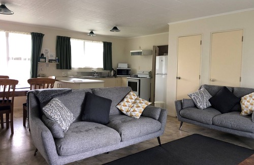 Alexandra Hotel | Alexandra Garden Court Motel