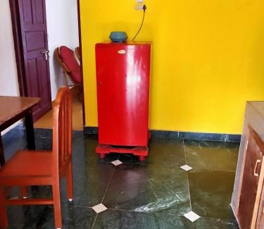 Candolim House | Alexmarie Guest house 5 min to candolim Beach