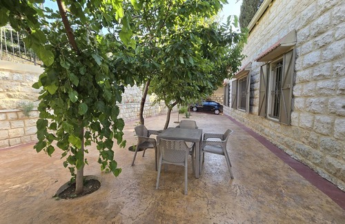 Aley House | Aley Maison des Couleurs - Artistic home in Aley's heart