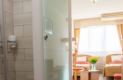 Csillaghegy Hotel | Alfa Art Hotel