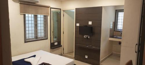 Perambur Purasavakam House | Alfouz Guest House