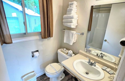 Wetmore Hotel | Alger Falls Motel