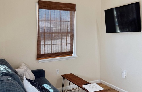 Dublin Cottage | Alice - Fully Furnished 4 Person Cottage for short or mid-term stays