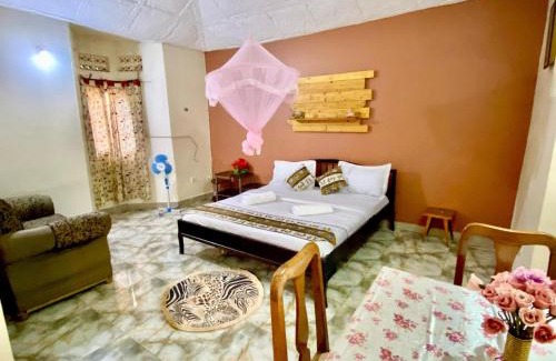 Entebbe House | Alice Gardens and Campsite