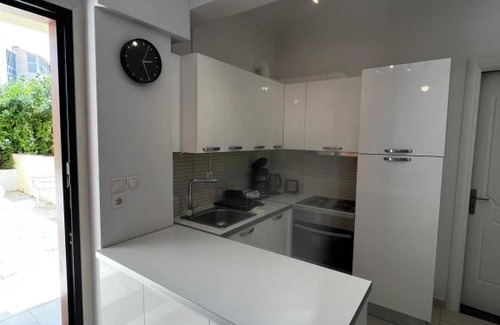 Vouliagmeni Apartment | ALKYONI