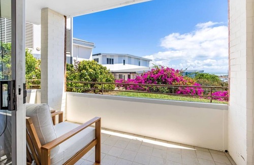 North Ward Apartment | All about the Views! 2 Bed 1 bath Apartment