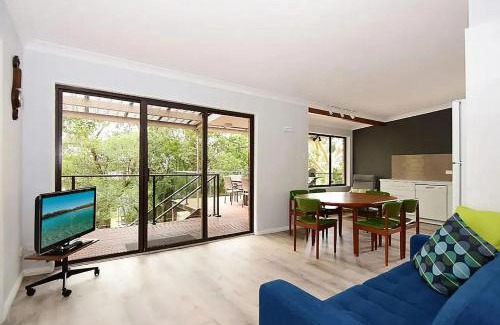 Hyams Beach House | All Decked Out at Hyams Beach by Experience Jervis