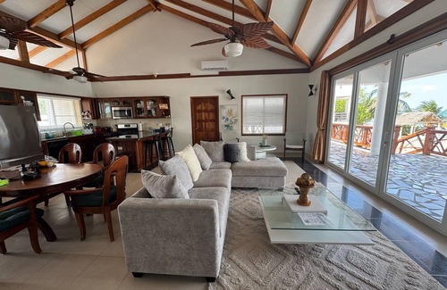 Sittee River Villa | All-inclusive Oceanfront Villa: 7 bedrooms-7 bathrooms-sleeps 16+!