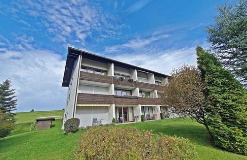 Oberstaufen Apartment | All-Inkl-FeWo with infrared panel + stove. Ski pass, Aquaria & cable cars included.