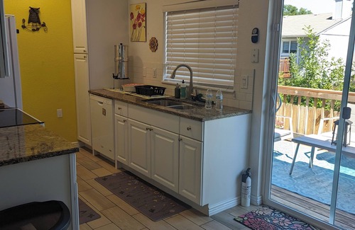 Aurora House | All New Beds, Roku, Private Yard, Pet Friendly