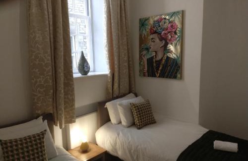 Stamford House | All Saints 2 bed Apartment in central Stamford with Parking