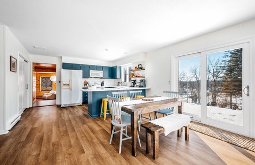 Bellaire House | All-season private cottage near skiing, golf, trails + lakes