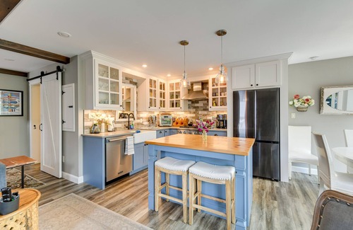 Warren Condo | All-Season Warren Condo Near Sugarbush Resort!