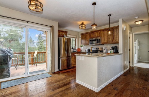 Spring Valley House | All Seasons Chalet- Beautiful cabin in Divide, CO!