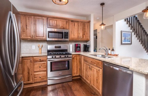 Spring Valley House | All Seasons Chalet- Beautiful cabin in Divide, CO!