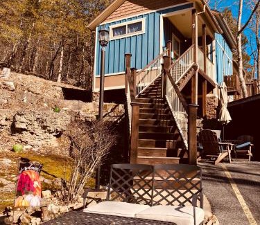 Eureka Springs Historic District Bed & Breakfast | All Seasons Inn