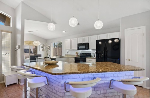 Chandler House | All Star Luxury 3 BR, Pool Home in Chandler