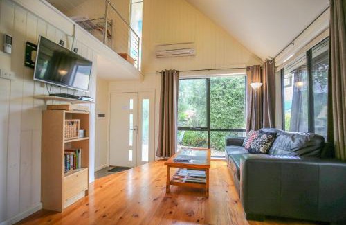 Bright Villa | Allambie Cottages - Villa 1