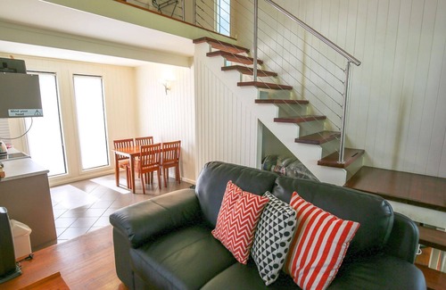 Bright Villa | ALLAMBIE COTTAGES - VILLA 2: Bright